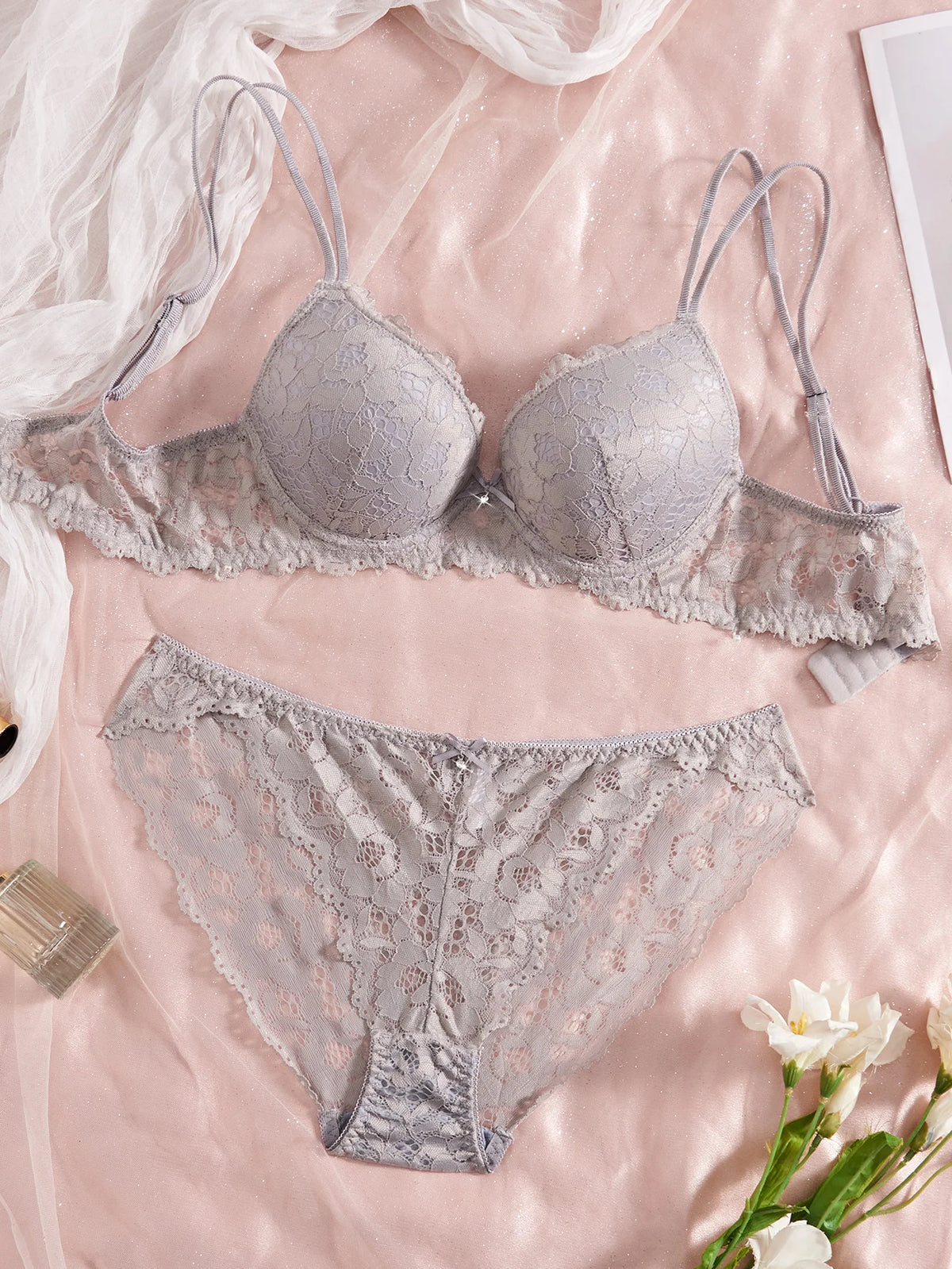 Women's Floral Lace Push-Up Bra & Low-Waist Panty Set