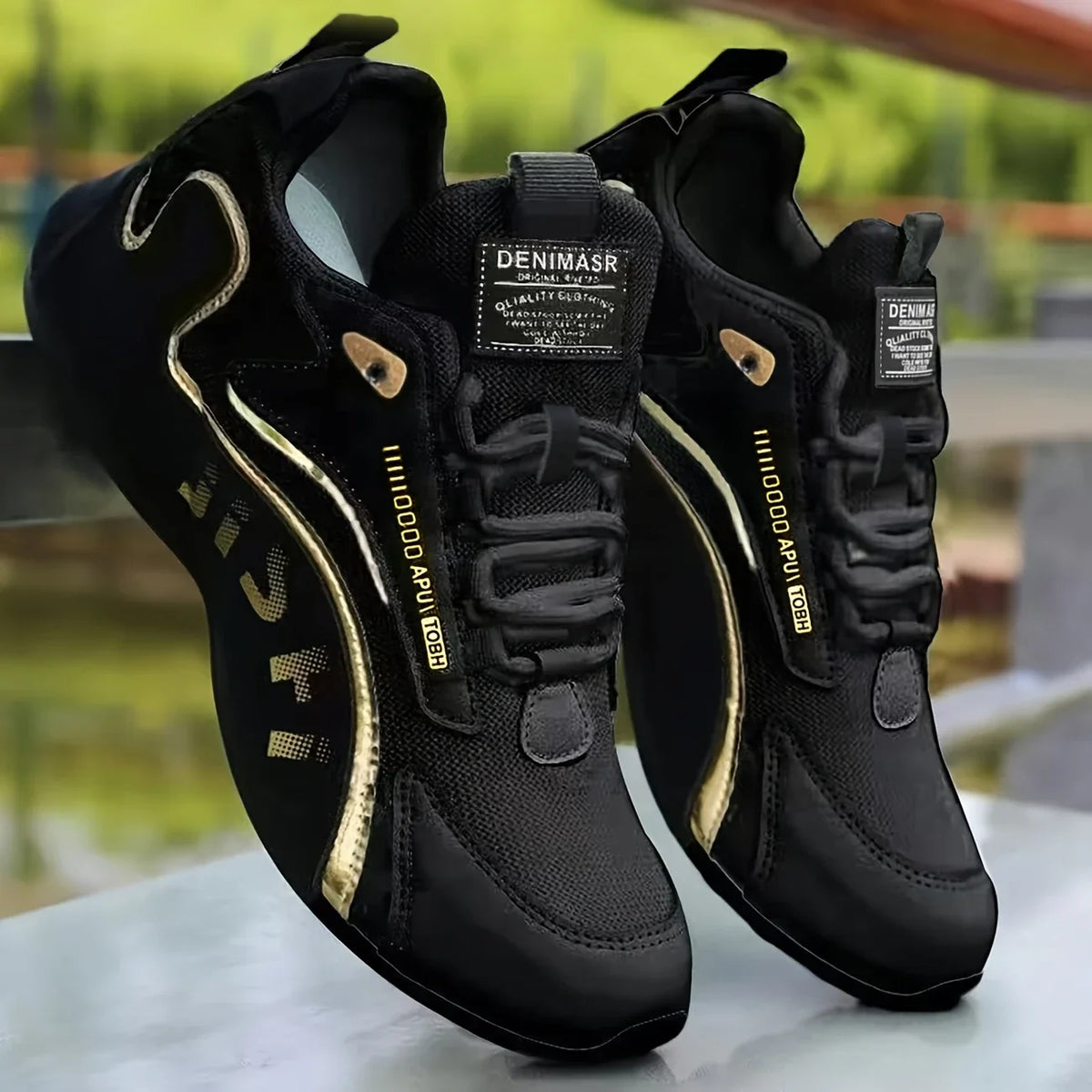 Men's Lightweight Breathable Sports Shoes