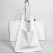 Large Capacity Retro Stylish Handbag With Front Pocket