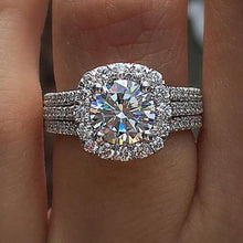 Huitan Trendy Brilliant Cubic Zirconia Engagement Ring