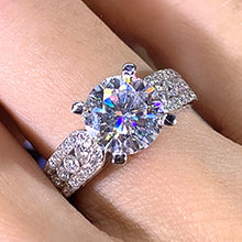 Huitan Modern Brilliant Crystal Cubic Zirconia Ring