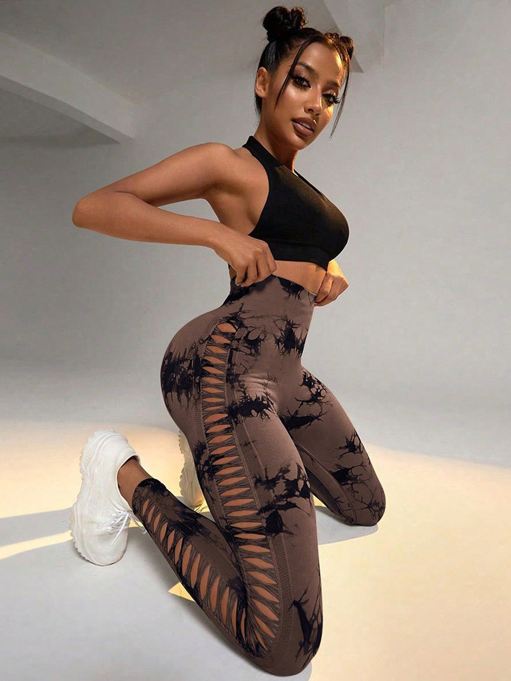 Cutout Hip Raise High Waist Leggings