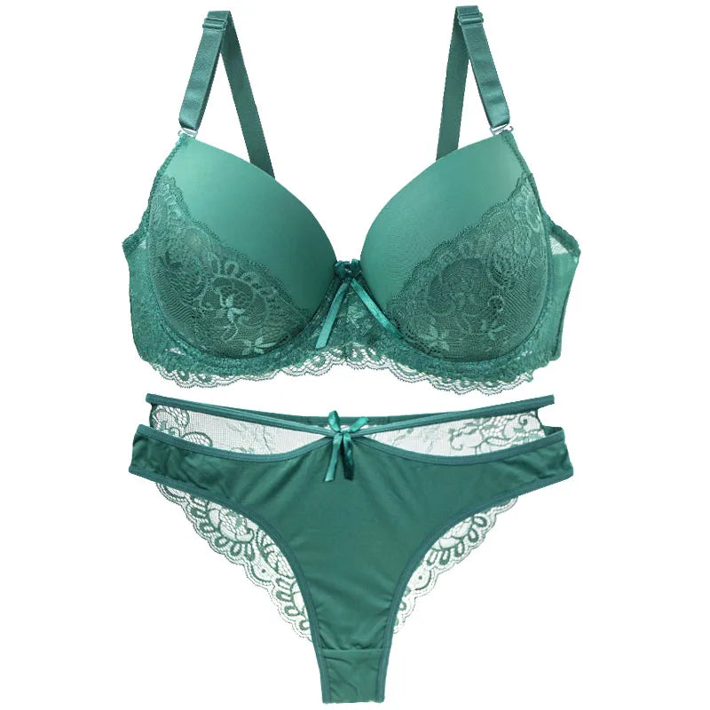DAINAFANG Women's Plus Size Lace Push-Up Bra & Panty Set