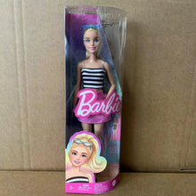 Fashionistas Clothed Fashion Dolls