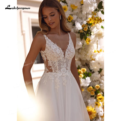 Romantic Tulle A-Line Lace Spaghetti Strap Wedding Dress