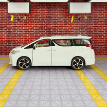 1:24 Lexus LM300H Alloy Model Car