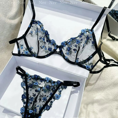 YUQI Women's French Floral Embroidered Lingerie Set