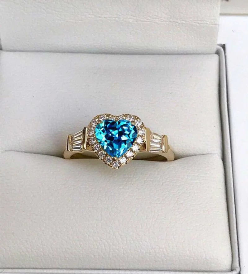 Elegant Inlaid White Zircon Noble Heart Ring