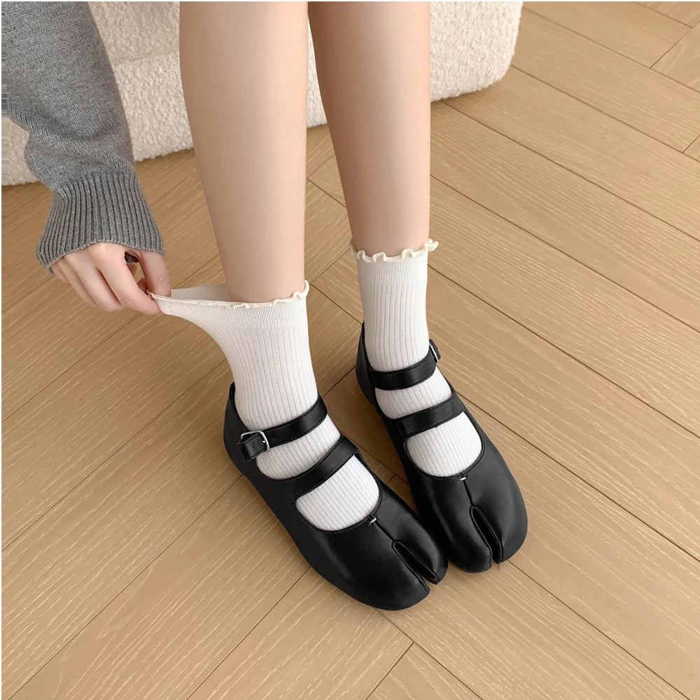 Japanese Ruffled Edge Cotton Split Toe Tabi Socks – Unisex Harajuku Two-Toed Socks