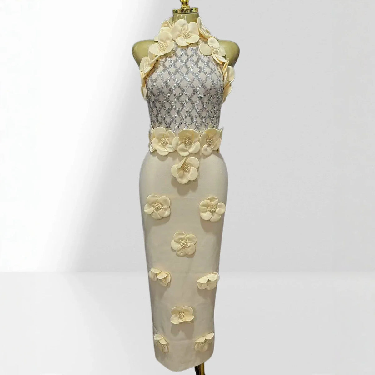 Glamorous Sequined 3D Flower Halter Bodycon Evening Gown