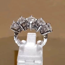 Huitan Simple Stylish Design Women's Rings with 5 AAA CZ Stone