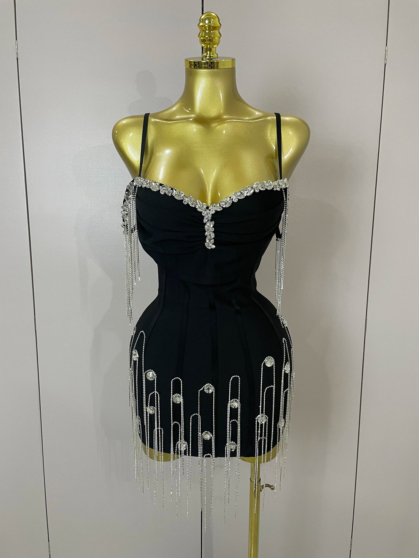 Women's V-Neck Spaghetti Strap Floral Applique Camisole Bodycon Mini Dress