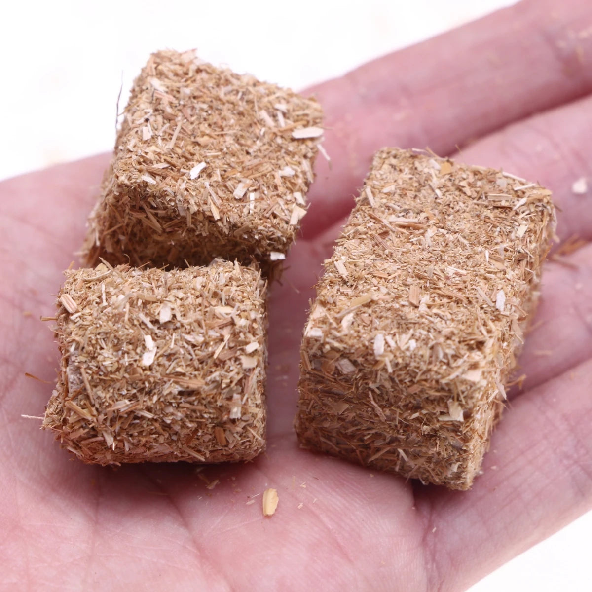 4-Piece Mini Natural Straw Hay Bale Blocks