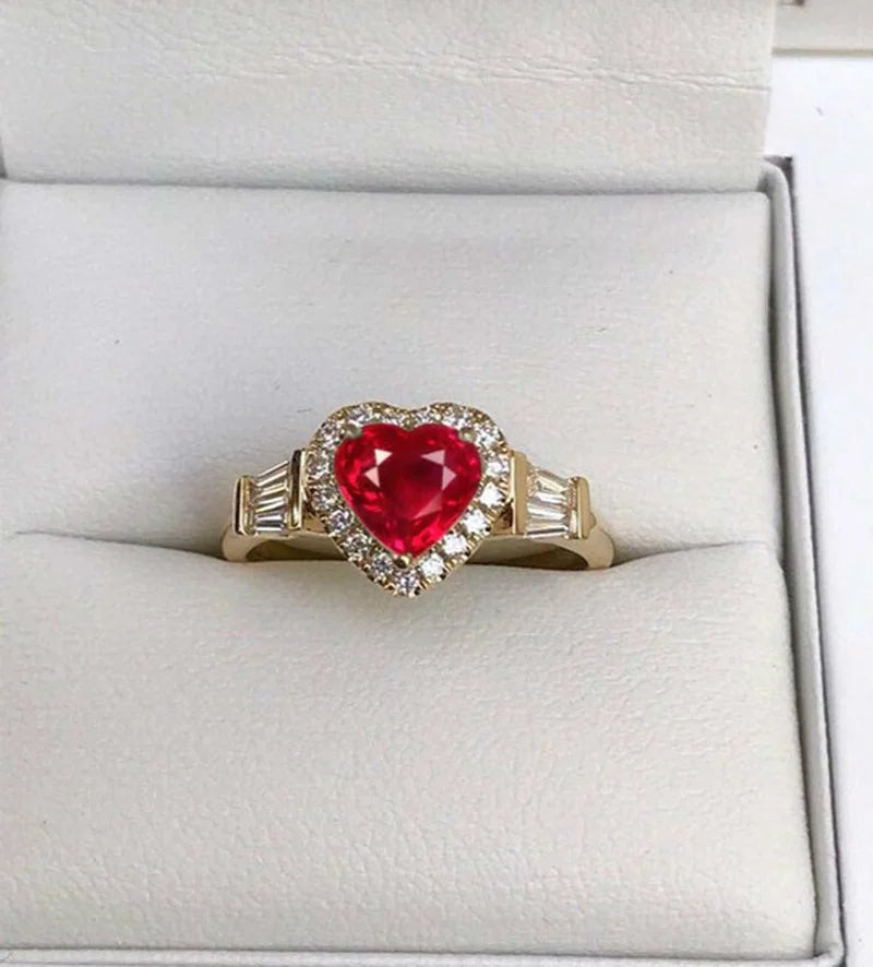 Elegant Inlaid White Zircon Noble Heart Ring