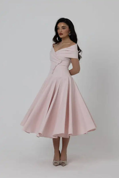 UOSU Exquisite Strapless Satin Prom Dress - Floral Applique & Pleated Ankle-Length Evening Gown