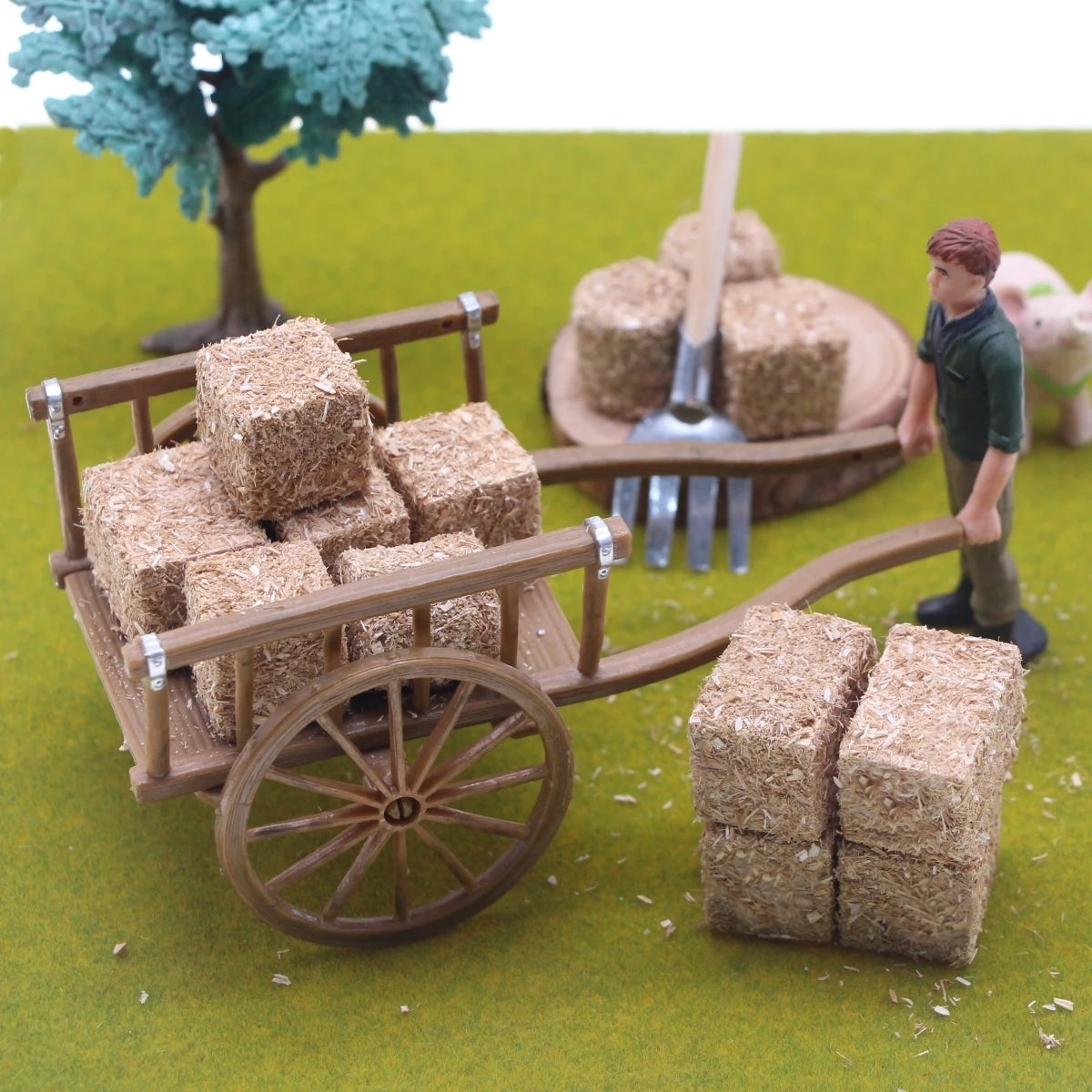 4-Piece Mini Natural Straw Hay Bale Blocks