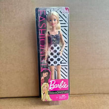 Fashionistas Clothed Fashion Dolls