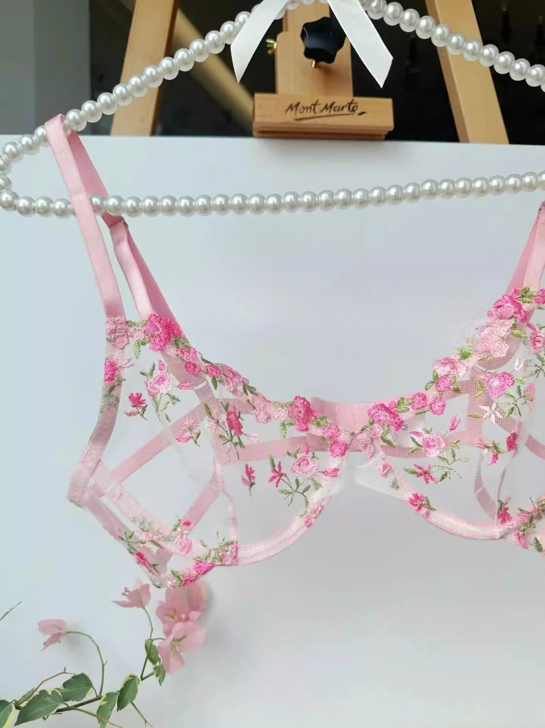 YUQI Women's French Floral Embroidered Lingerie Set