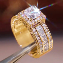 Huitan Trendy Brilliant Cubic Zirconia Engagement Ring