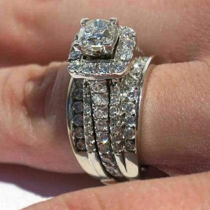 Huitan Paved Sparkling Cubic Zirconia Noble Ring