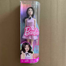 Fashionistas Clothed Fashion Dolls