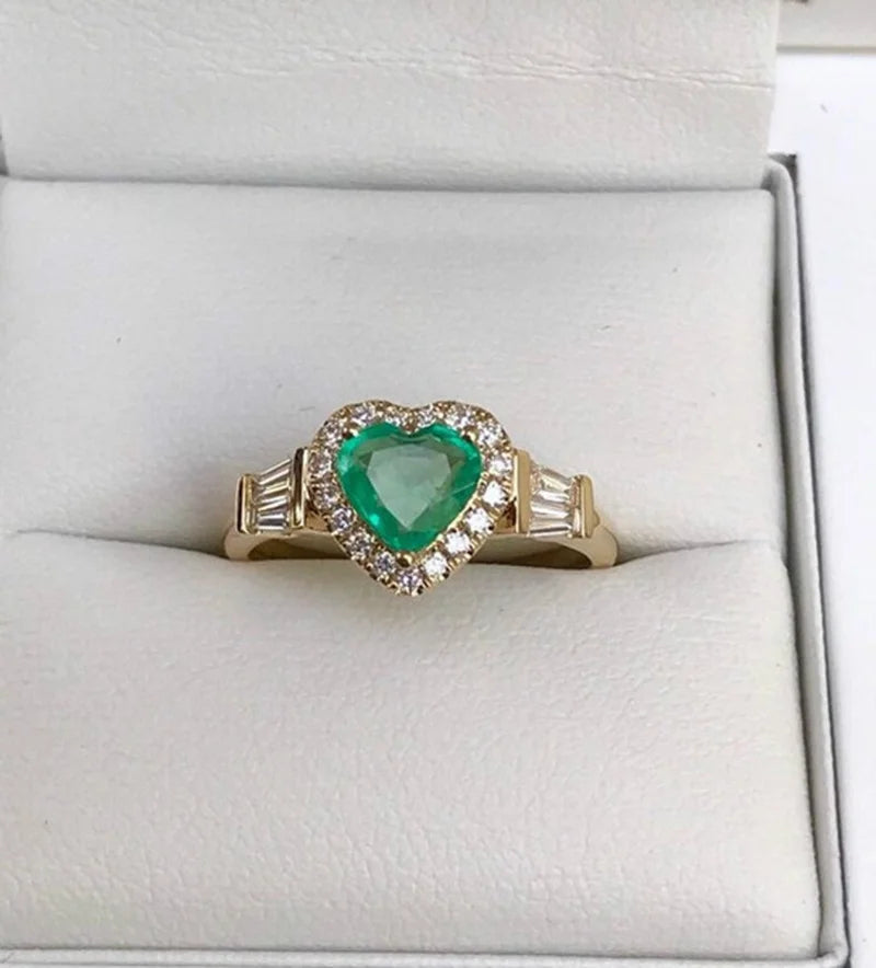 Elegant Inlaid White Zircon Noble Heart Ring