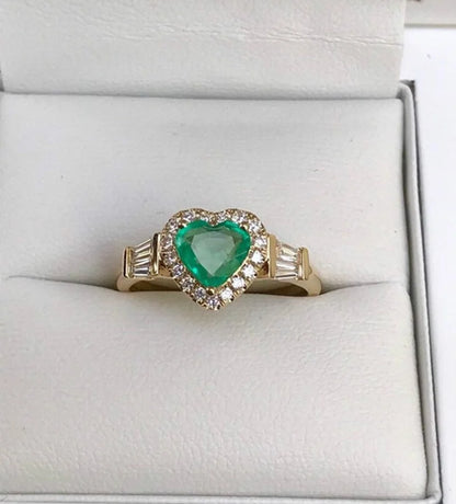 Elegant Inlaid White Zircon Noble Heart Ring