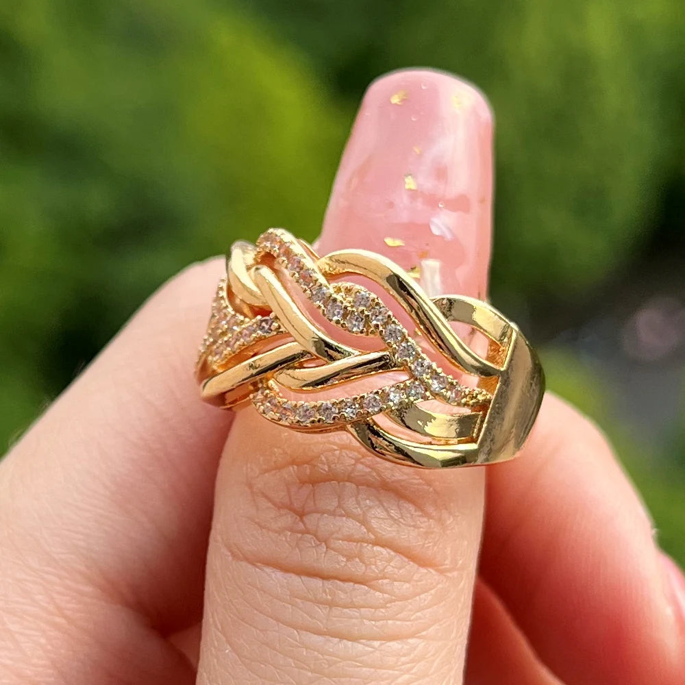 Huitan Trendy Twist Design Cubic Zirconia