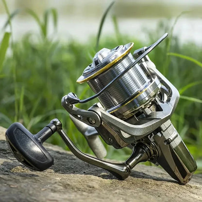 Saltwater Long-Casting Spinning Fishing Reel (44 lb Drag)