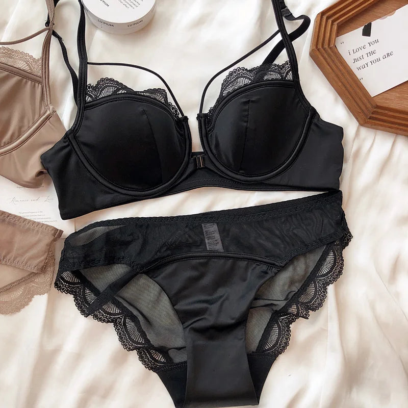 Women's Delicate Floral Lace Unlined Push-Up Bra Set